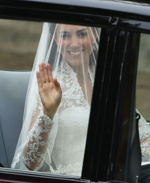 Published at 488 594 in Photos Of Kate Middleton In Her Wedding Dress